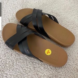 New Reef black cushion sandals size 10